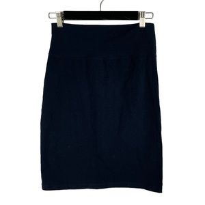 Express Black Knit Pull Over Knee Length Skirt